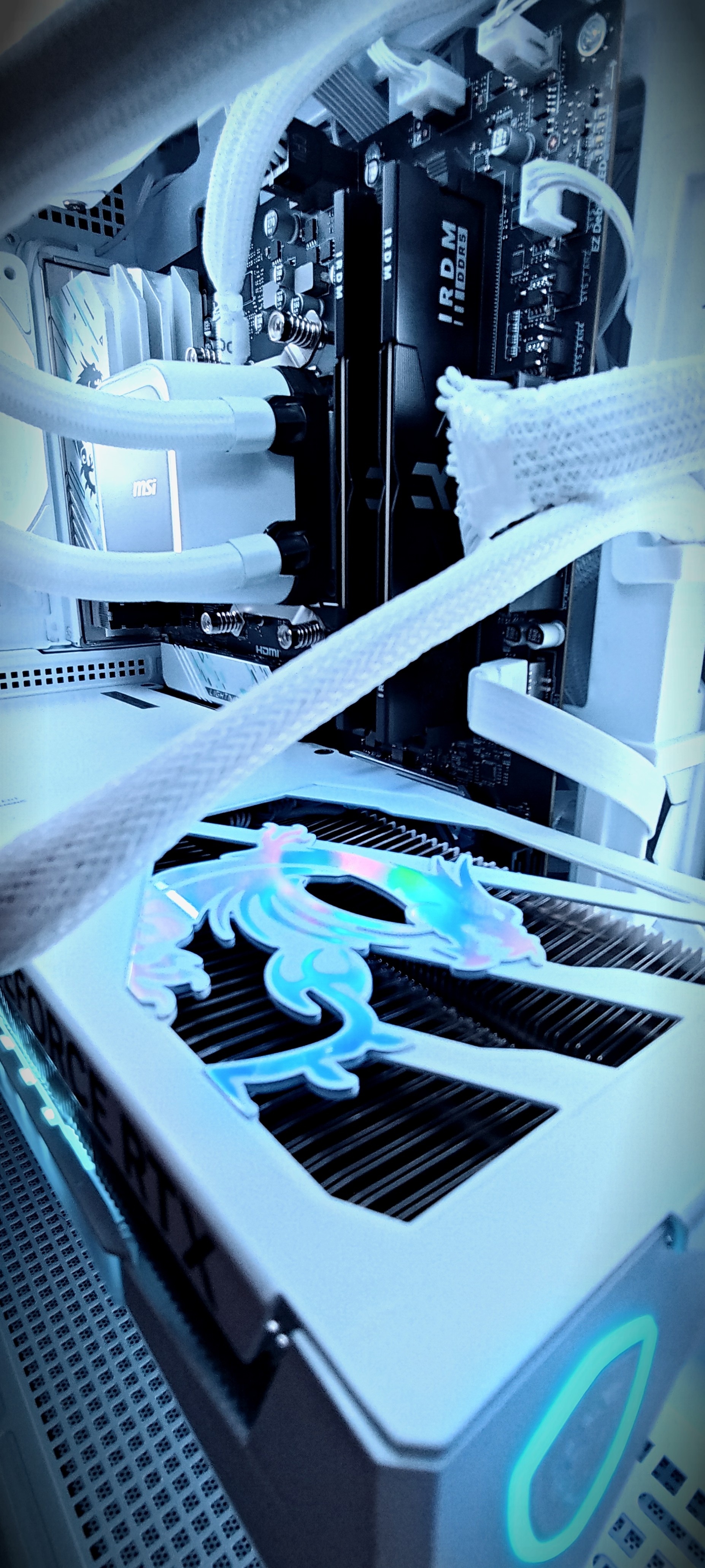 MSI Gaming Desktop PC - Porty